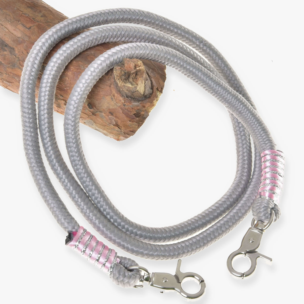 LarDen Hobby Horse Tizian kantárszár világosszürke kötélből, rózsaszín-ezüst tekercseléssel és két ezüstszínű karabinerrel