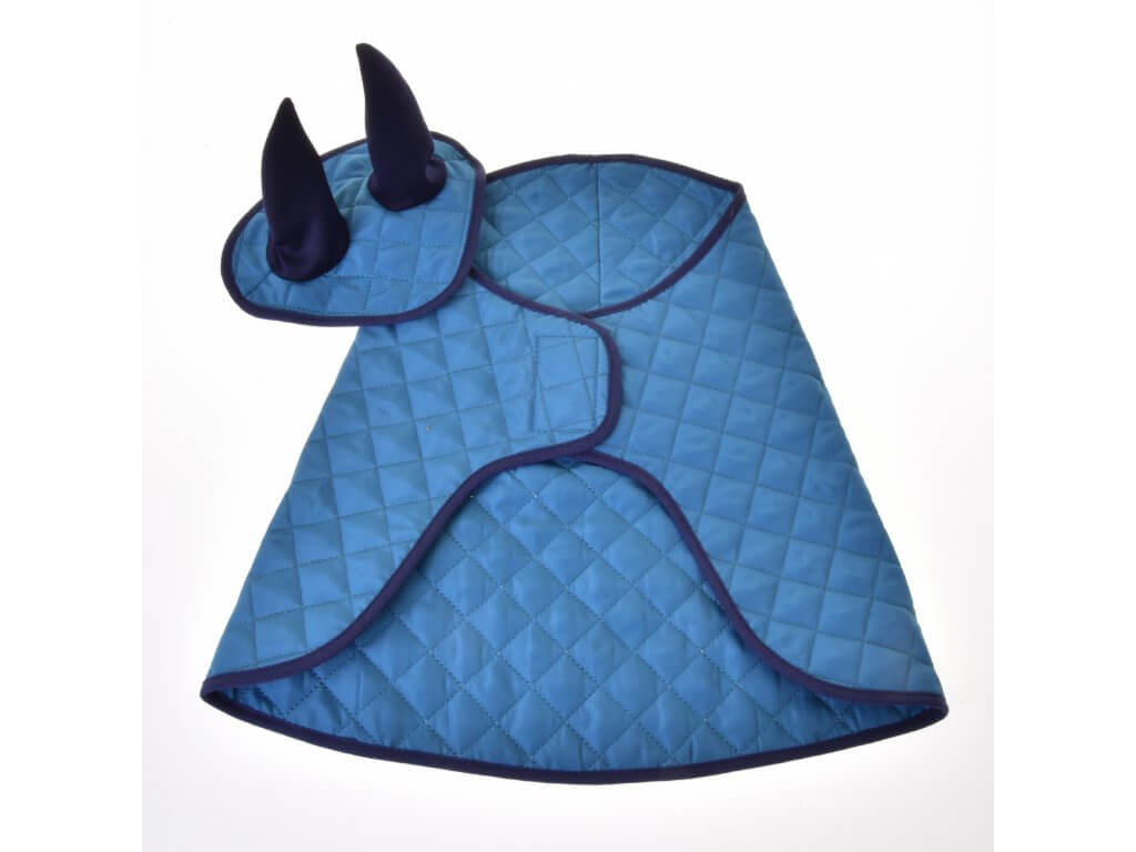 Set Thermo Sky laid flat, quilted blue Hobby Horse blanket and ear bonnet with navy ears and navy binding