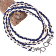 LarDen Hobby Horse kantárszár Cremo/Blue: fonott sötétkék-krémszínű zsinór két ezüst karabinerrel, egy ágon