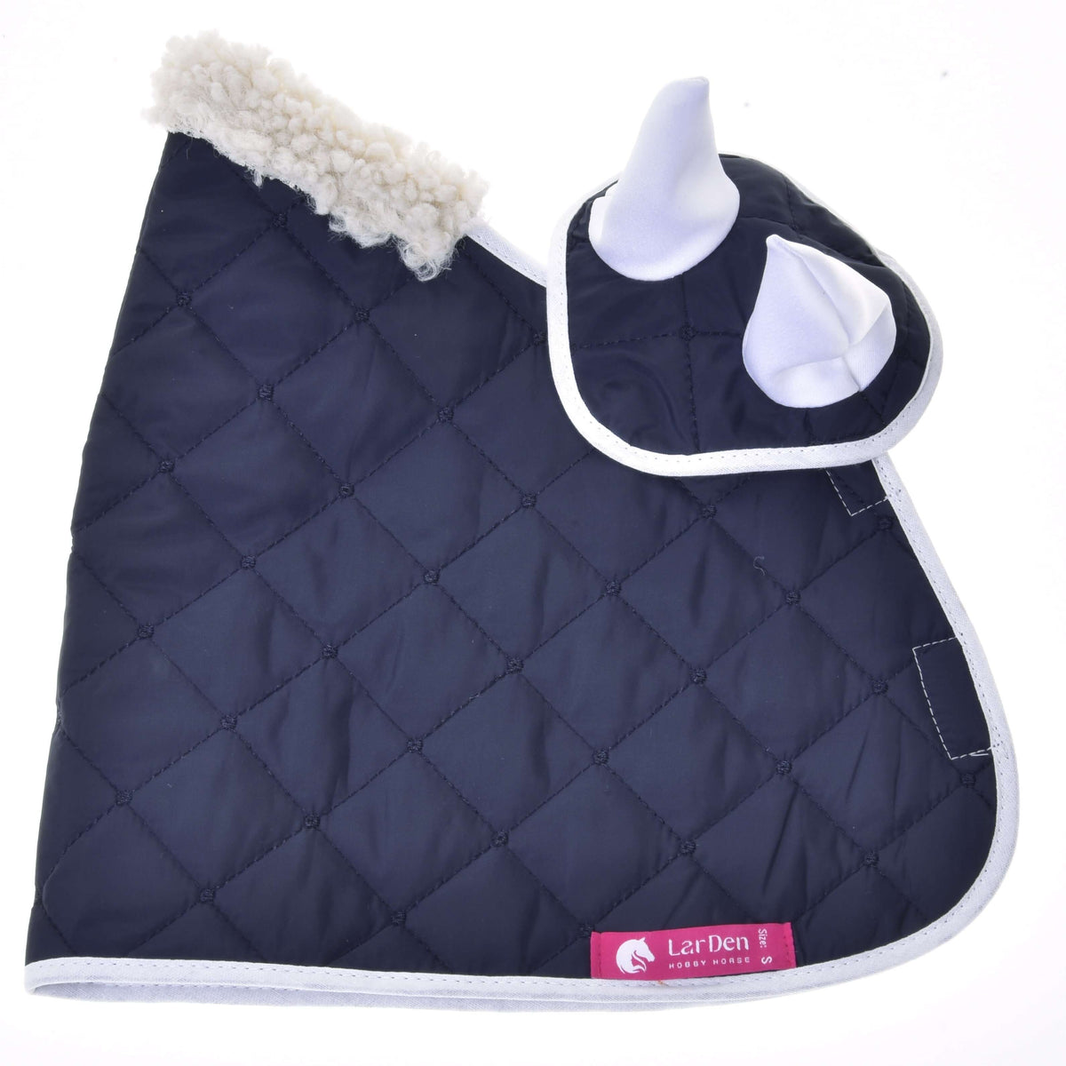 Hobby Horse Set Thermo Blue laid flat: navy quilted blanket, ear bonnet with white ears and pink LarDen label