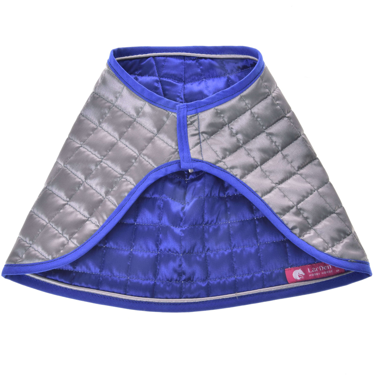 Hobby Horse takaró DeLuxe Blue ezüstszürke oldalával kifelé: rombuszos steppelés, királykék szegés, belül látszik a kék oldal