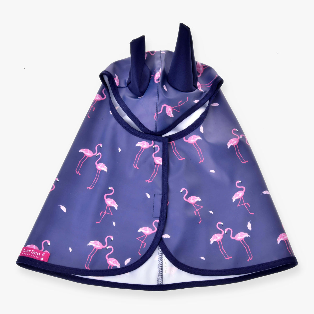LarDen Hobby Horse esőtakaró Flamingo kiterítve, felülről: kékeslila, rózsaszín flamingókkal, sötétkék fülekkel és sötétkék szegéllyel