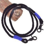 LarDen Hobby Horse kantárszár Basic Blue: fonott fekete kötél kantárszár királykék tekeréssel és fekete karabinerekkel