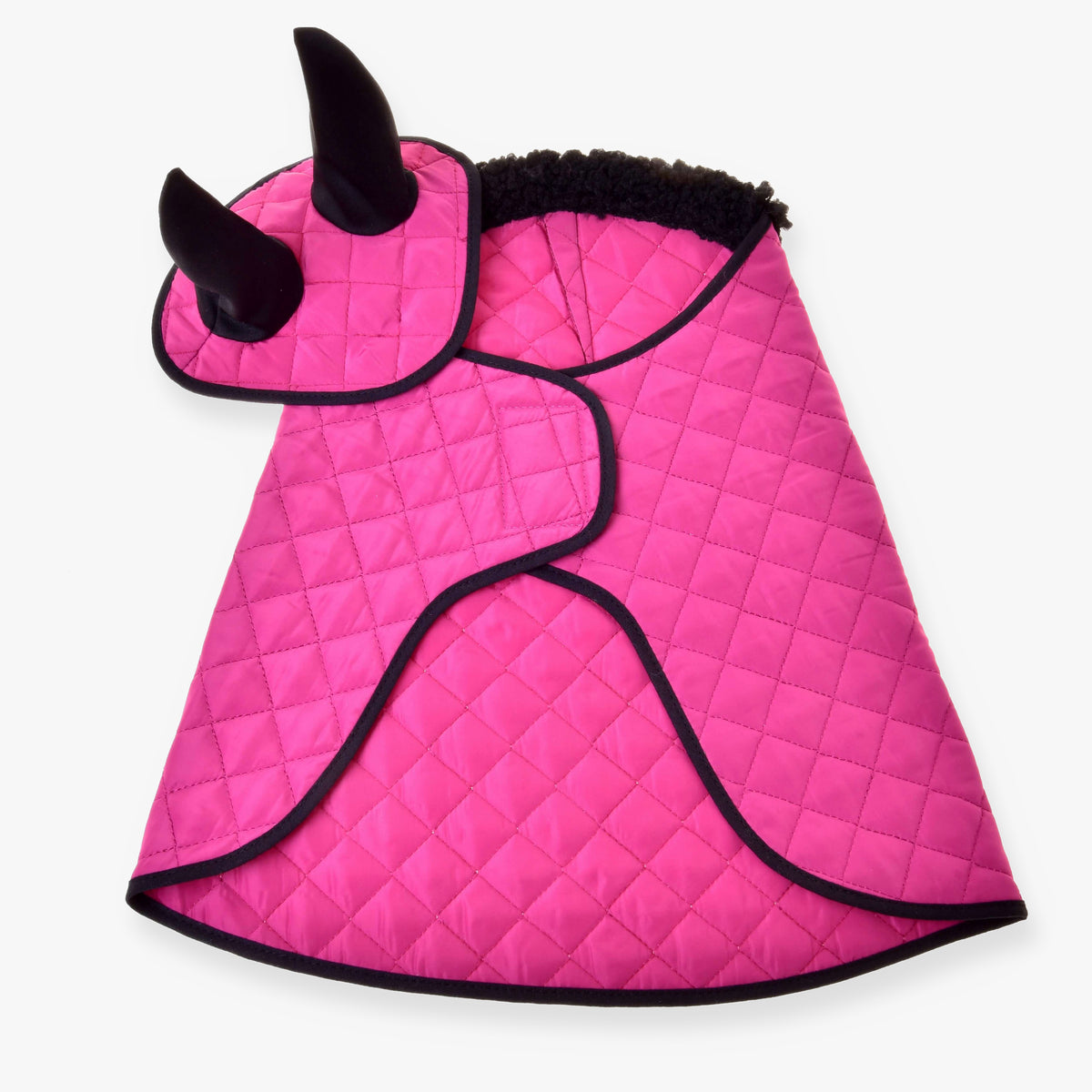 LarDen Hobby Horse szett Thermo Pink: steppelt rózsaszín takaró fekete szőrmegallérral és fülvédő fekete fülekkel
