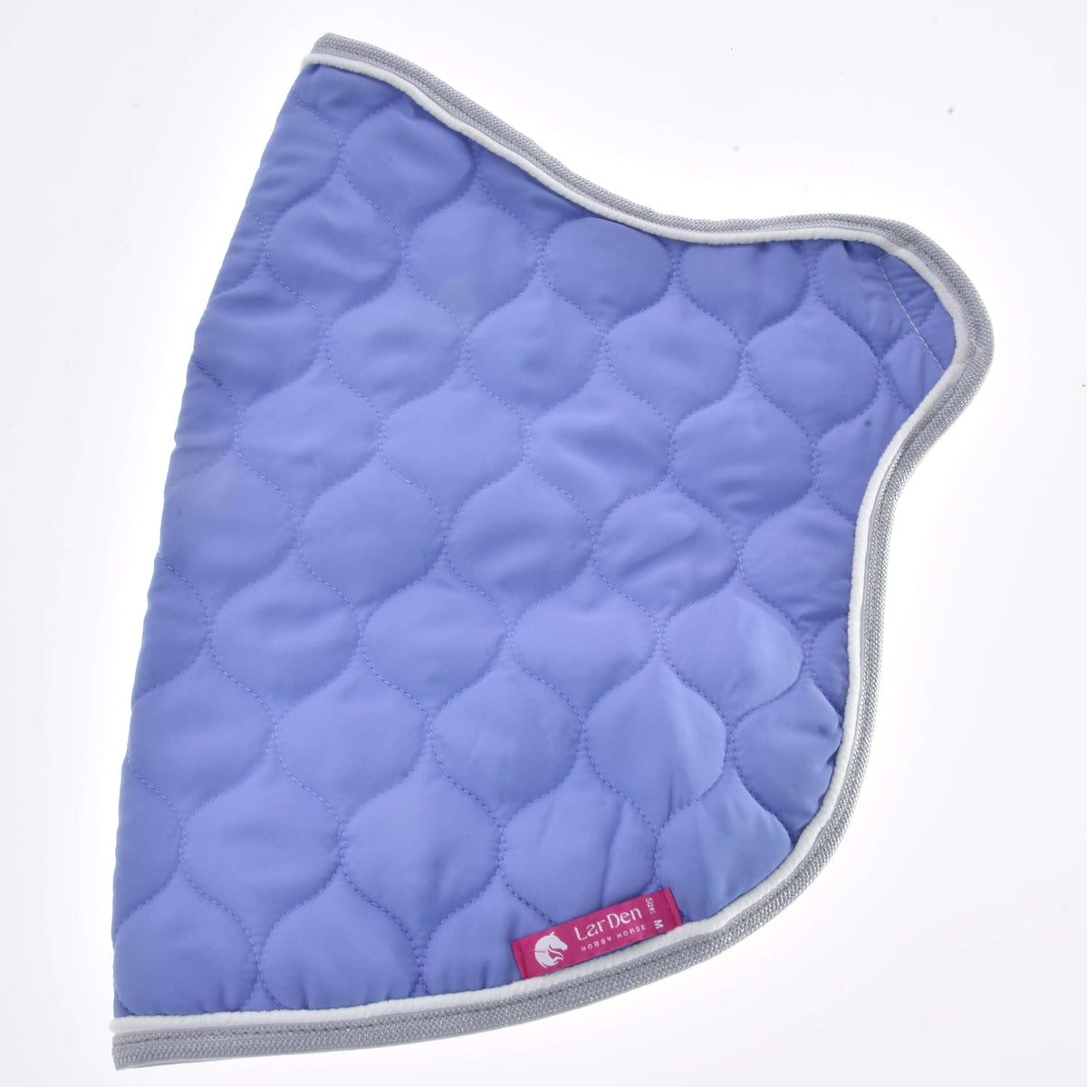 Hobby Horse Blanket Light Violett folded in half, wave quilting, grey binding and the pink LarDen label at the hem