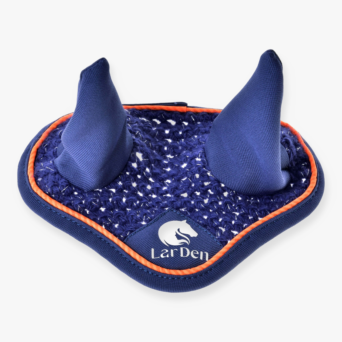 LarDen Hobby Horse fülvédő horgolt Blue Sport sötétkék színben, ezüst csillogással, narancssárga paszpóllal és fehér logóval