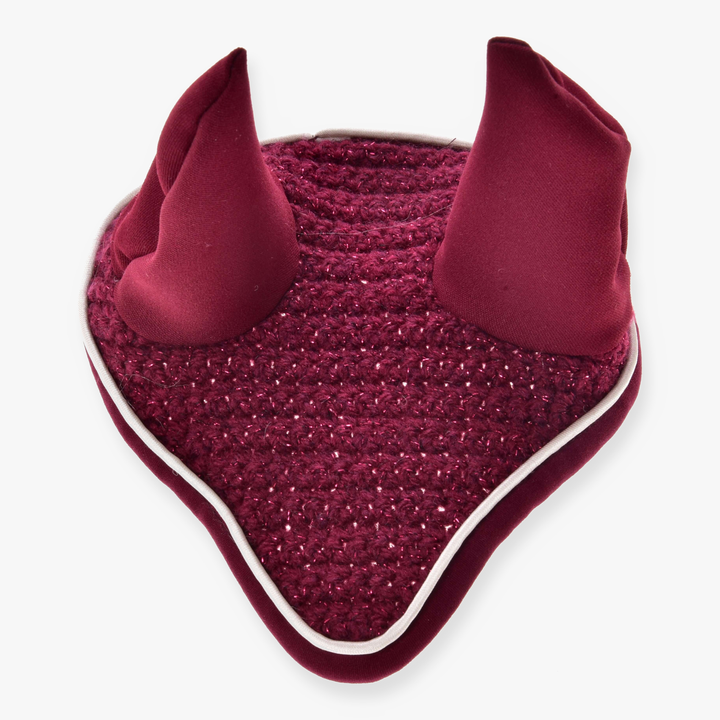 LarDen Hobby Horse horgolt Lux Maroon fülvédő: csillogó bordó horgolás hozzáillő fülekkel és fehér paszpóllal