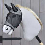 Hobby Horse légymaszk De Luxe Light Grey a LarDen kollekciójából fekete hálóval a szemek és a fülek fölött, egy szürke plüssfejen