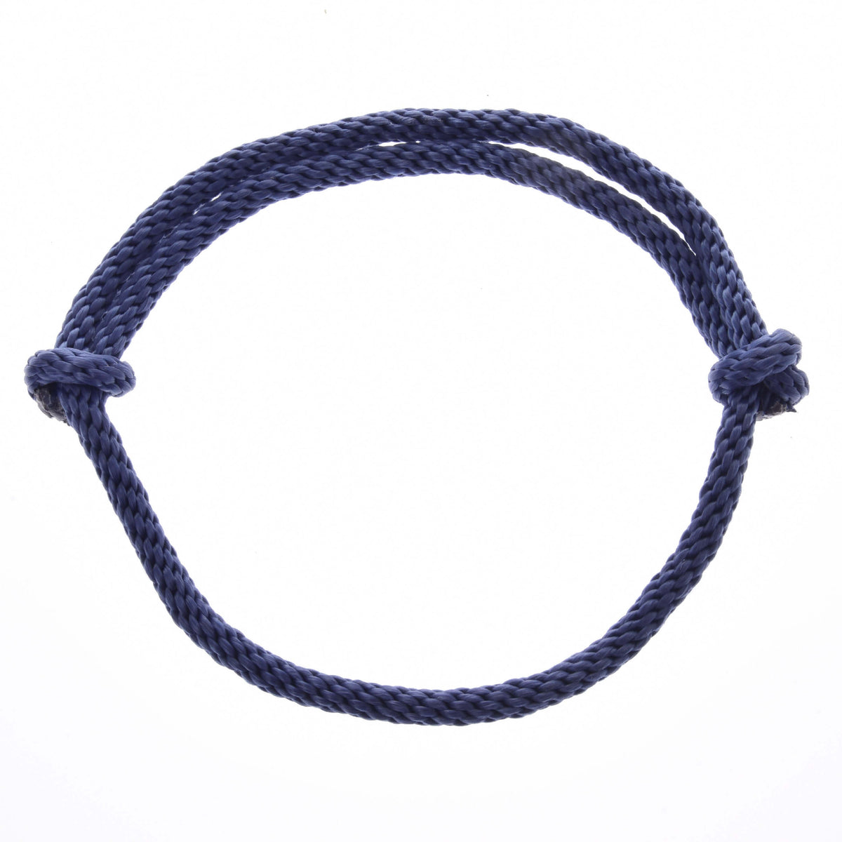 Sötétkék kötélből készült cordeo két csúszócsomóval: a Hobby Horse Dark Blue kötélszett nyakgyűrűje, fehér alapon