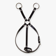 LarDen Hobby Horse martingál barna kiterítve: nagyon sötét műbőr nyakpánt csatokkal és három ezüstszínű karikával